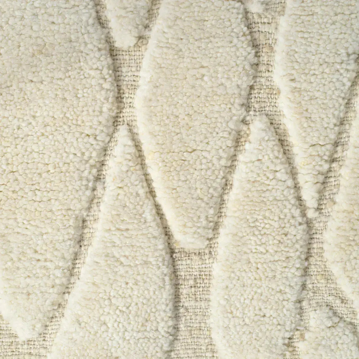 Alternate view of Rug Coralie Ivory 200 X 300 Cm, featuring tufted finish, wool, and high-low sculpted pile.