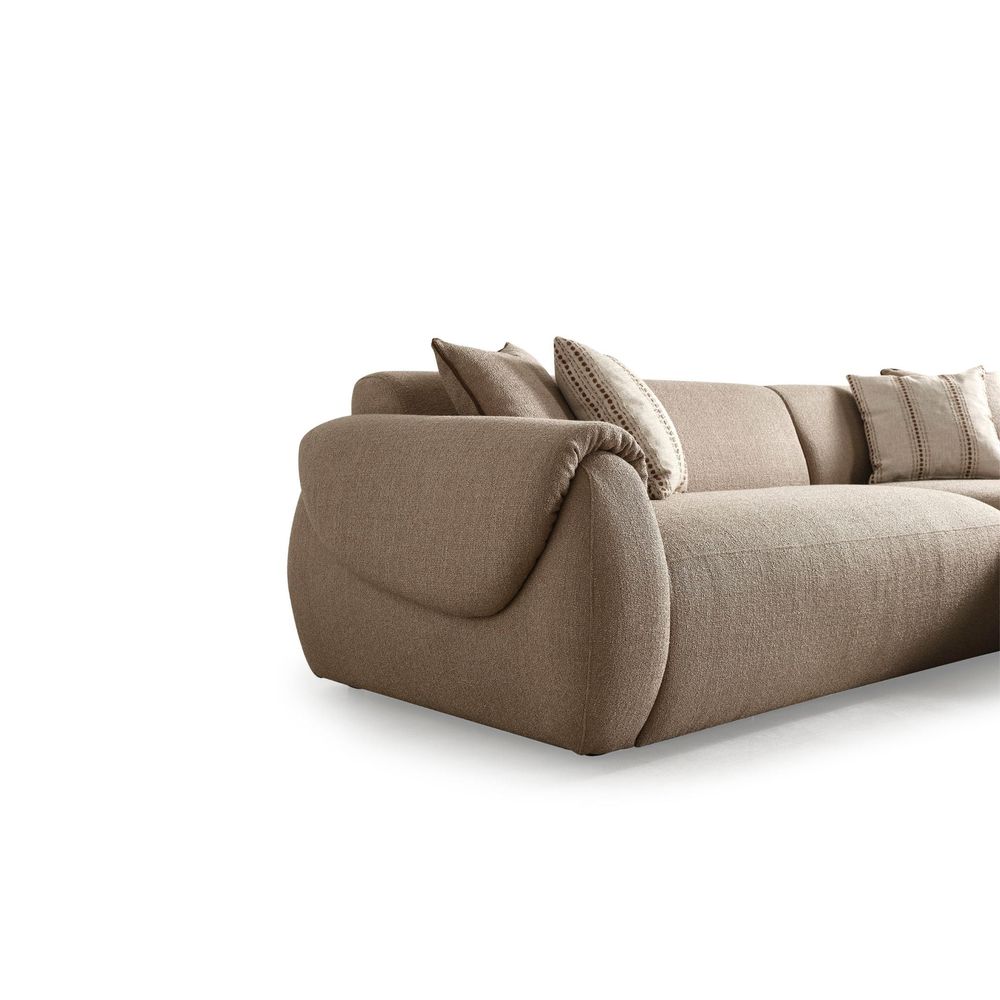Flore Sectional