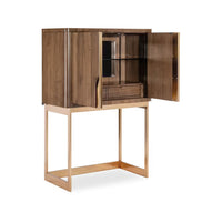 Eleana Bar on Stand