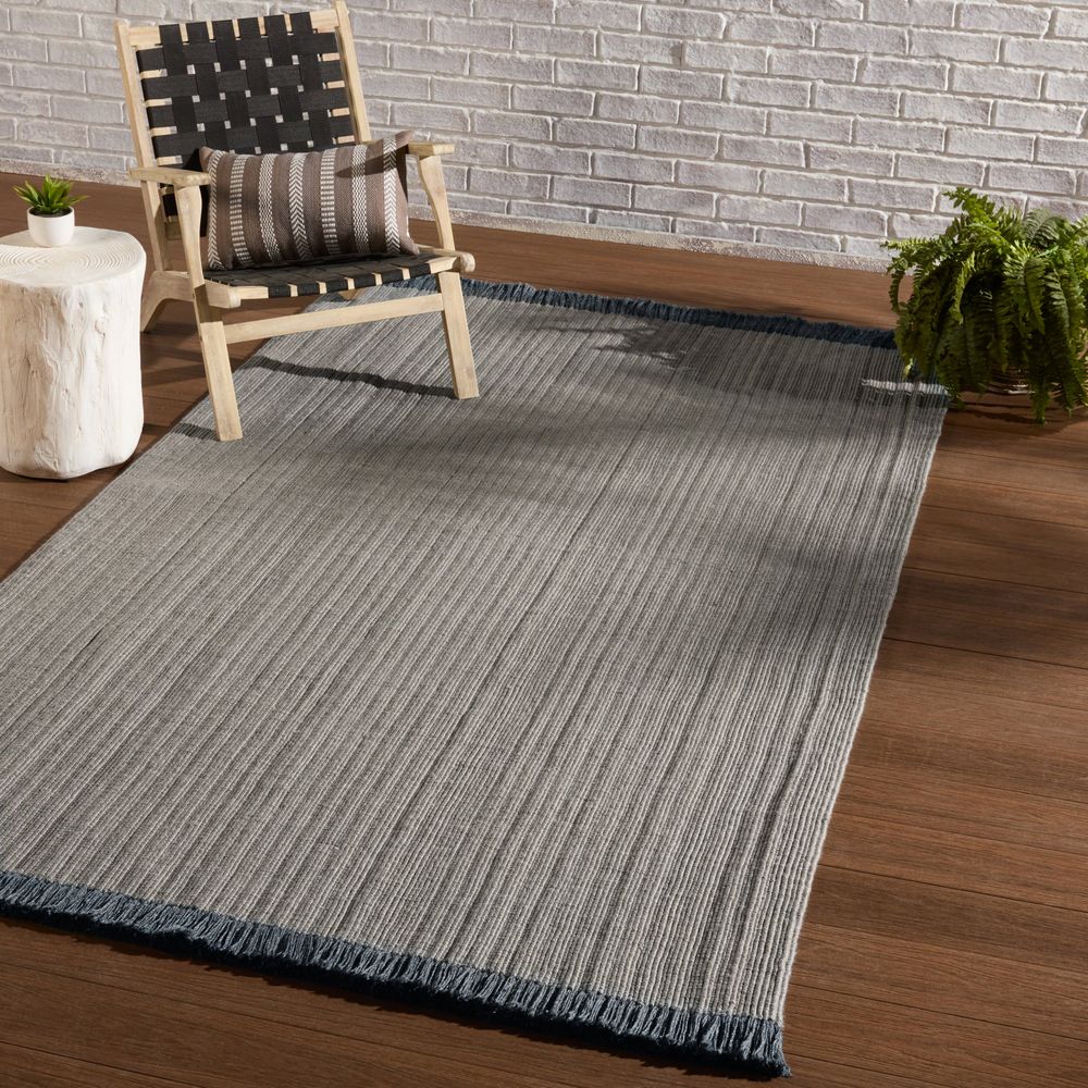 Elowen Solid Light Gray/ Dark Gray Area Rug (10'X14')
