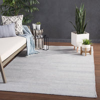 Henshaw Solid Silver/ Gray Area Rug (7'10"X10'10")