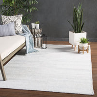 Henshaw Solid Silver/ Gray Area Rug (2'X3')