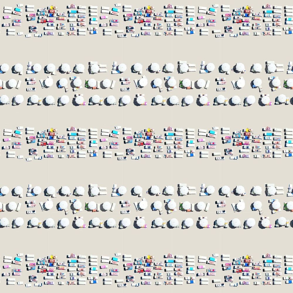 Alternate view of Riviera Stripe Wallpaper, featuring matte finish, wallpaper, paper, and horizontal pattern repeat.