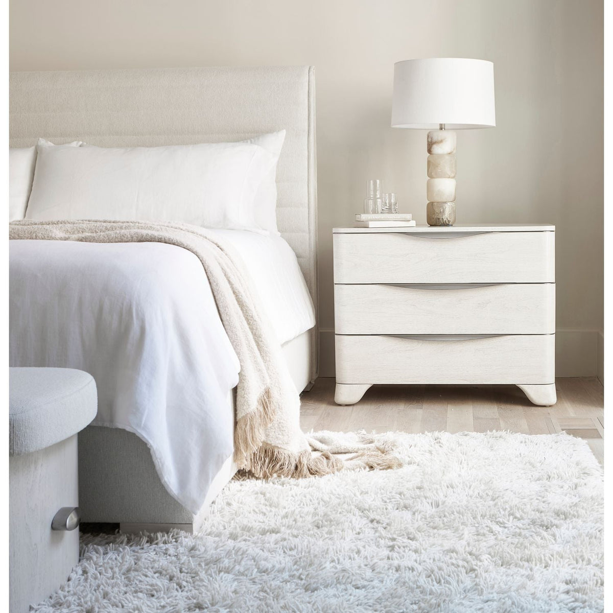 Sereno King Panel Bed
