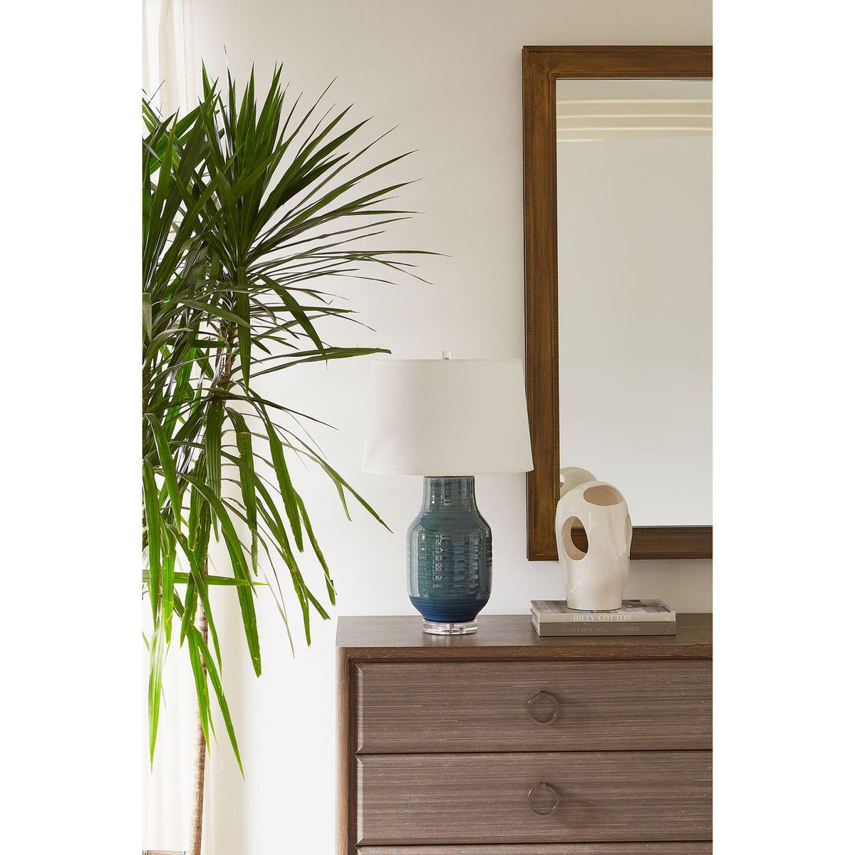 Laramie Vase, Blanc de Chine