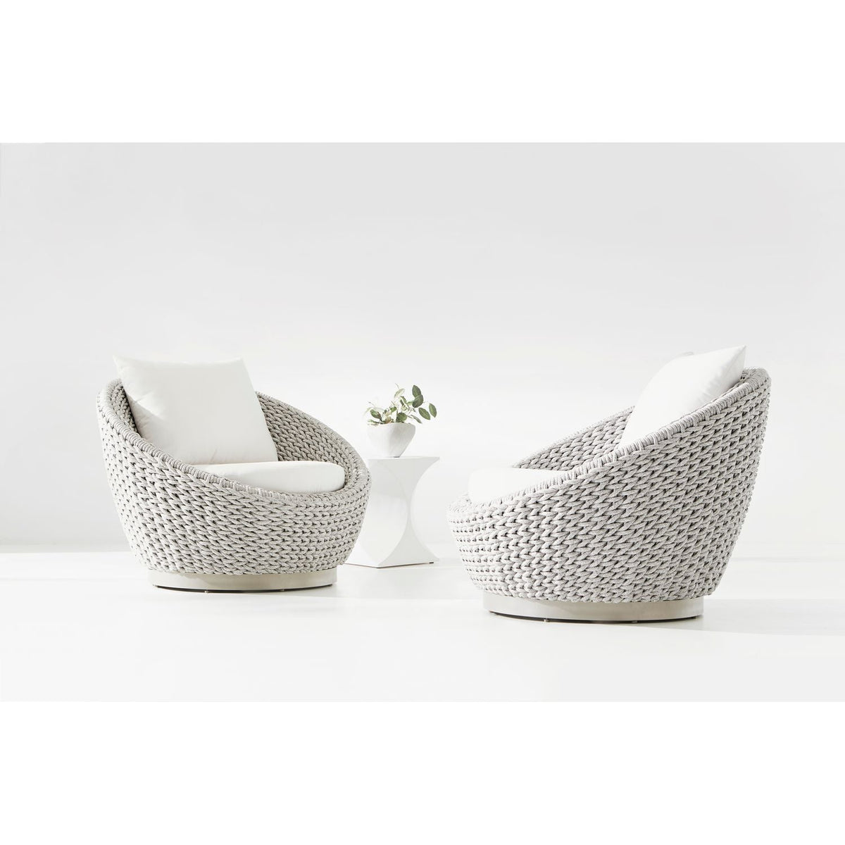 Millim Outdoor Bunching Table